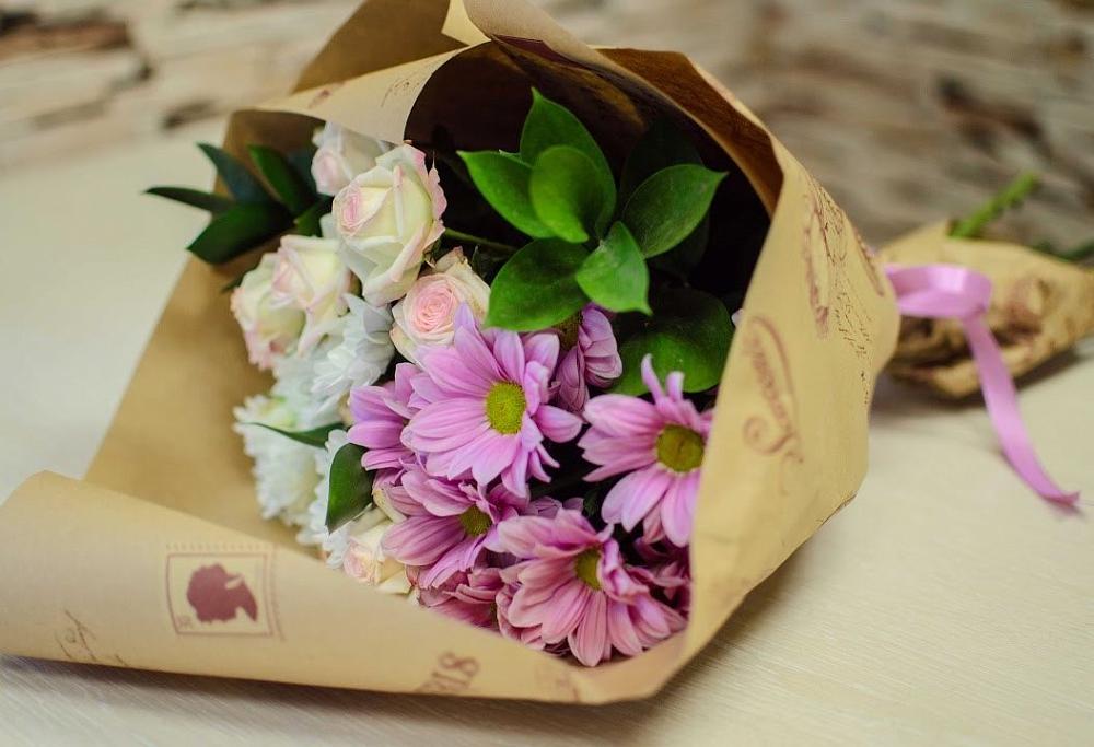 Букет цветов из: Розы и Хризантемы в Больших Салах