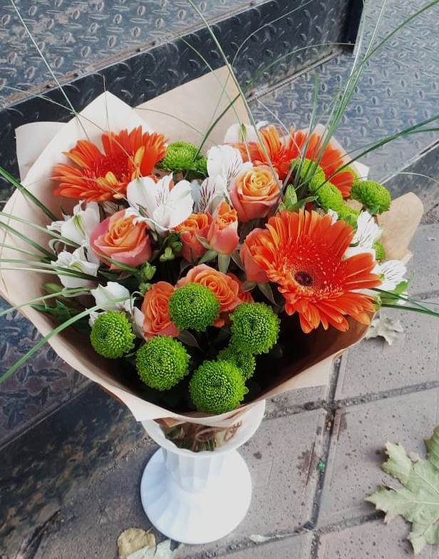 Букет цветов из: Герберы, Хризантемы, Альстромерии и Розы в Больших Салах