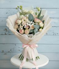 Букет цветов из:  Розы и Лизиантусы в Больших Салах