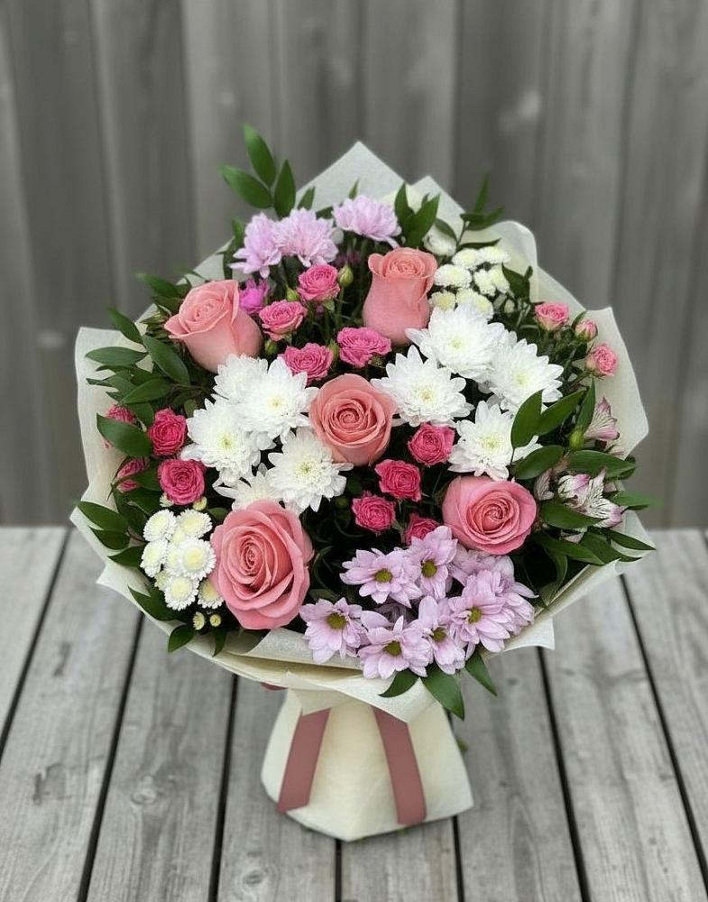 Букет цветов из: Альстромерии, Гвоздики, Розы и Хризантемы в Больших Салах