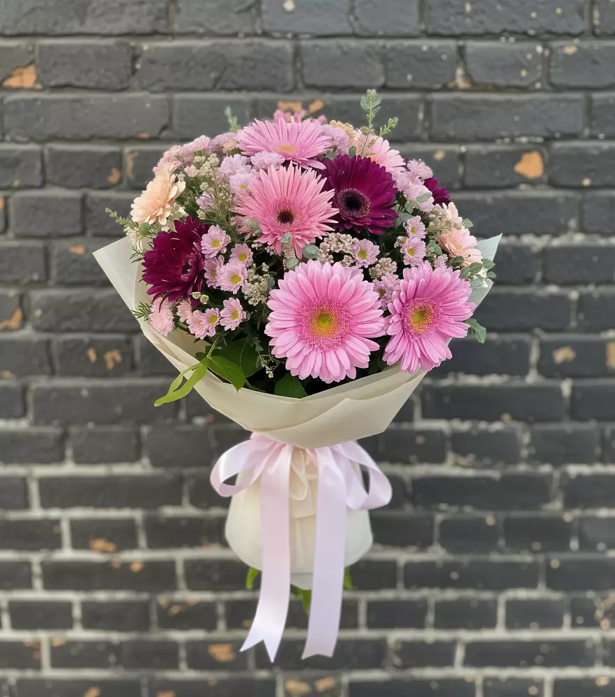 Букет цветов из: Герберы и Хризантемы в Больших Салах