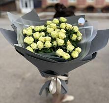 Букет Белые кустовые розы Солинеро в Больших Салах