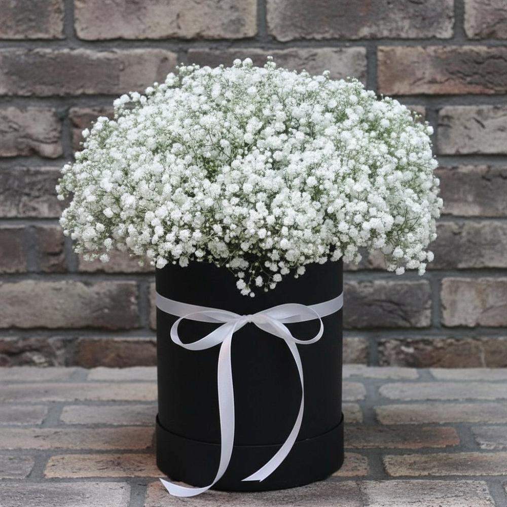 Цветочная композиция из Гипсофила в шляпной коробке в Больших Салах