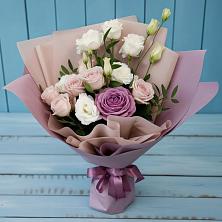 Букет цветов из:  Розы и Лизиантусы в Больших Салах