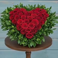 Цветочная композиция из Розы в виде сердца в Больших Салах