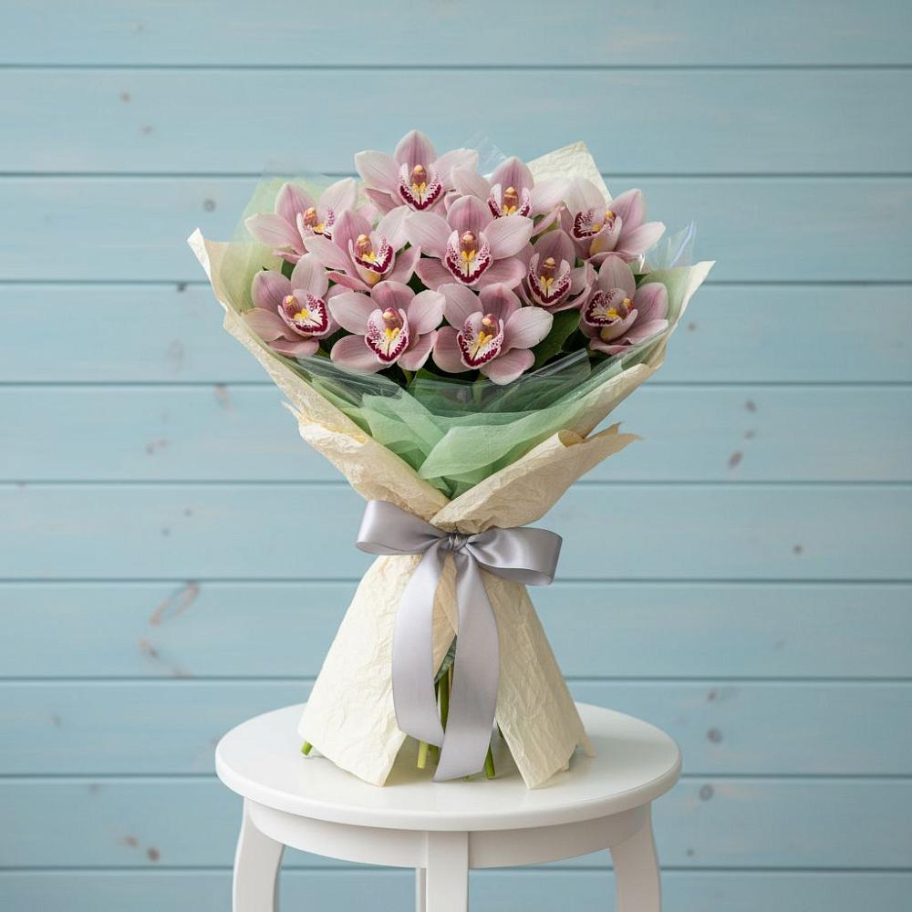 Букет цветов из: Орхидеи и Розы в Больших Салах