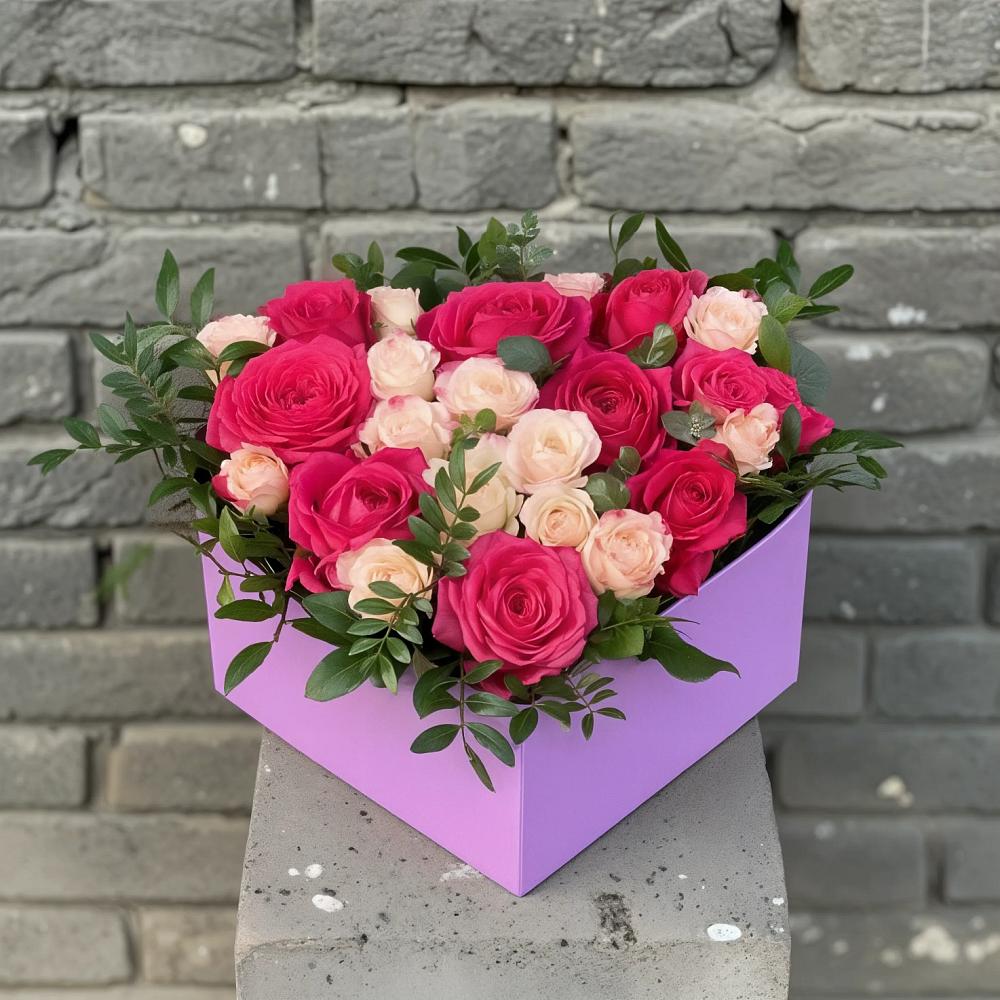 Цветочная композиция из Розы в коробке в Больших Салах