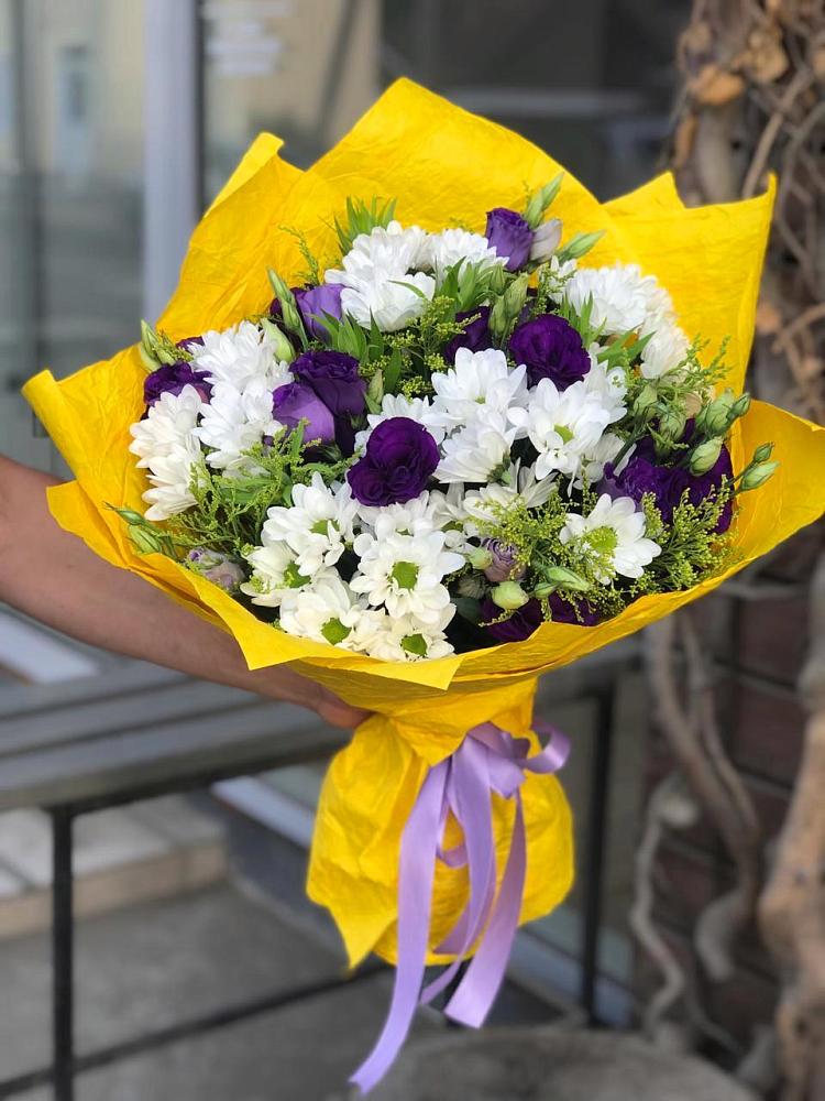 Букет цветов из: Ирисы, Хризантемы и Ромашки в Больших Салах