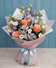 Букет цветов из:  Лизиантусы, Розы, Альстромерии и Гипсофила в Больших Салах