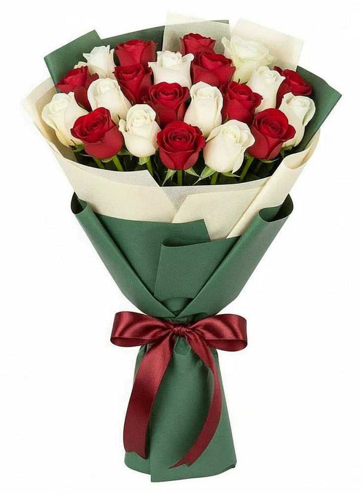 Букет Микс из красных и белых роз в Больших Салах