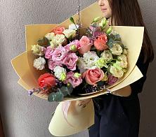 Букет цветов из:  Розы, Лизиантусы и Гвоздики #REPLACE_PRED# Больших Салах