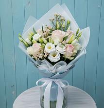 Букет цветов из:  Розы и Лизиантусы в Больших Салах