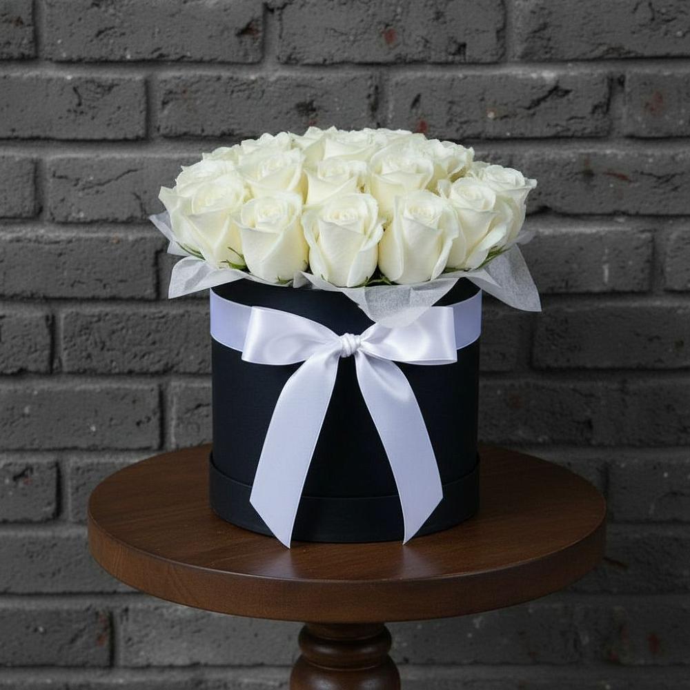 Цветочная композиция из Розы в шляпной коробке в Больших Салах