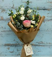 Букет цветов из:  Розы и Лизиантусы в Больших Салах