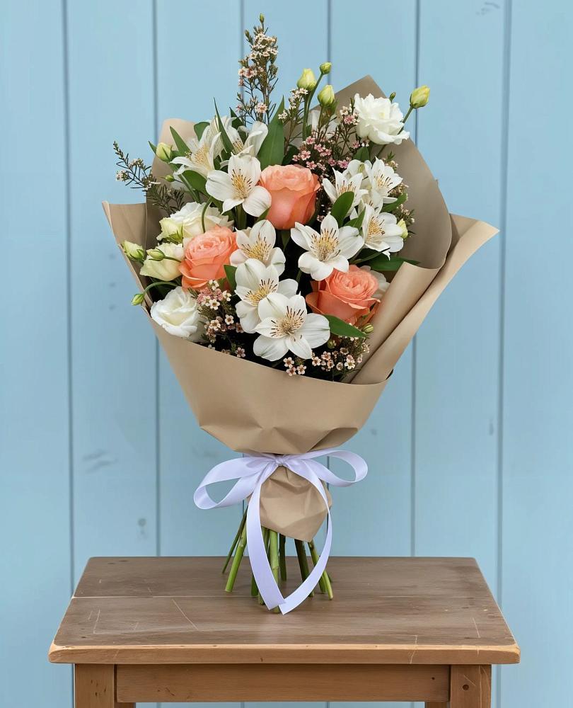 Букет цветов из: Альстромерии, Лизиантусы, Розы и Хризантемы в Больших Салах